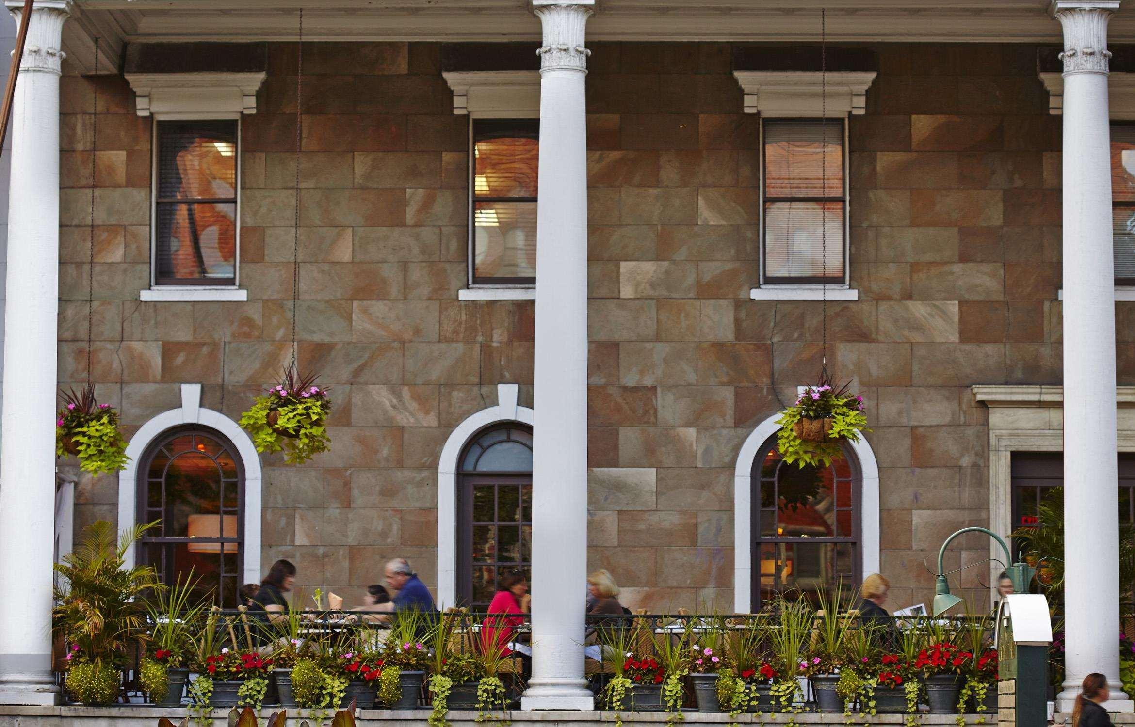 The Saratoga Hilton Hotel Saratoga Springs Exterior foto