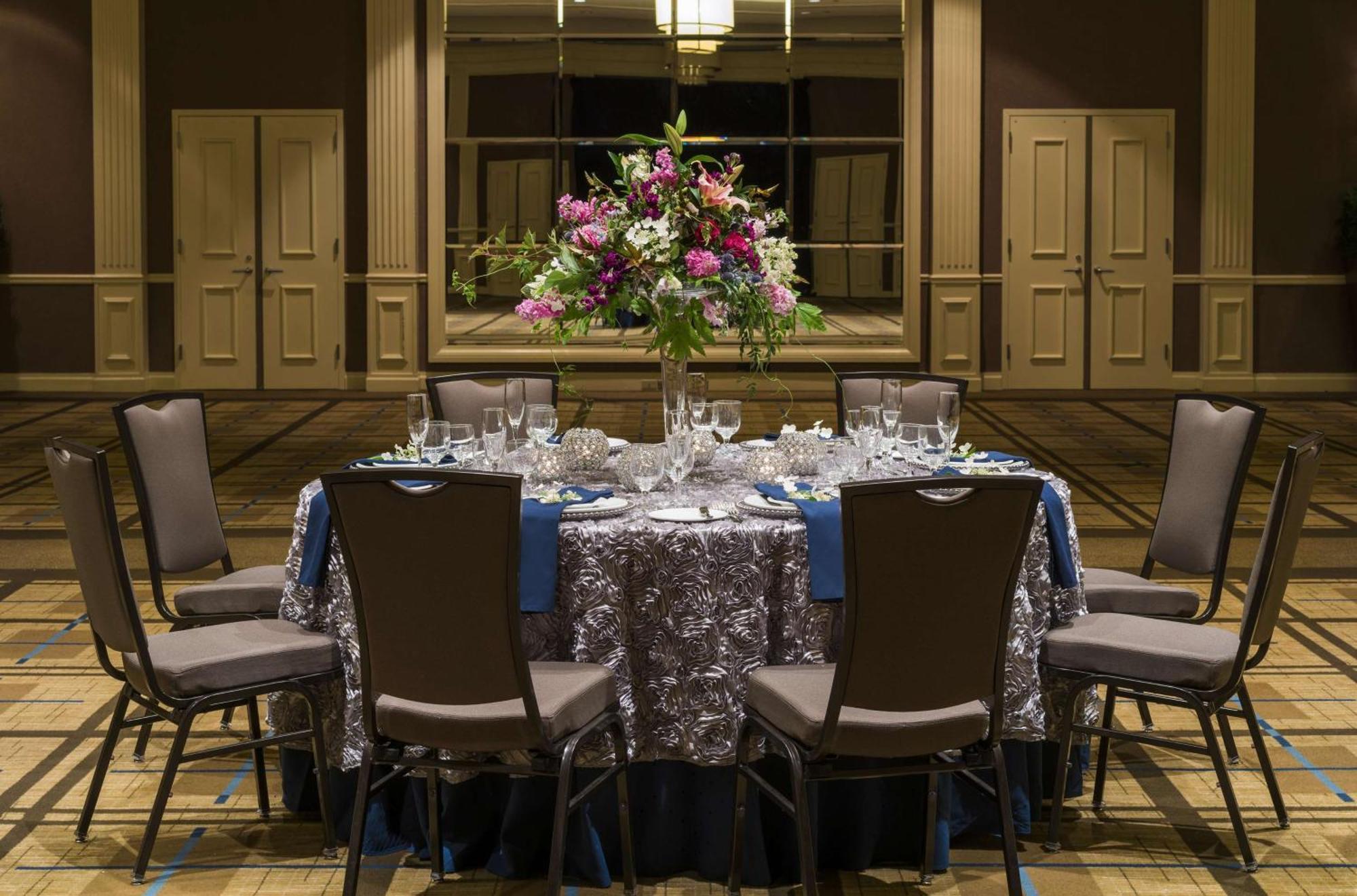 The Saratoga Hilton Hotel Saratoga Springs Exterior foto