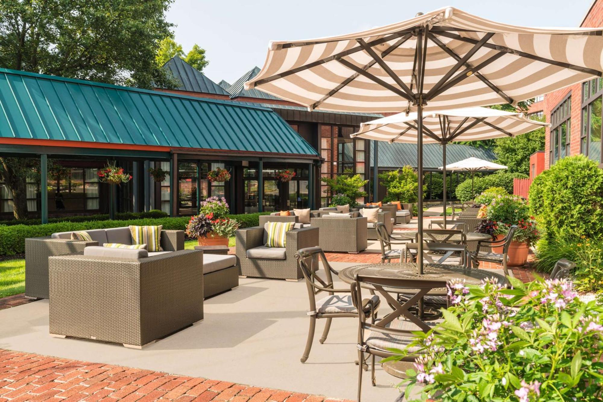 The Saratoga Hilton Hotel Saratoga Springs Exterior foto