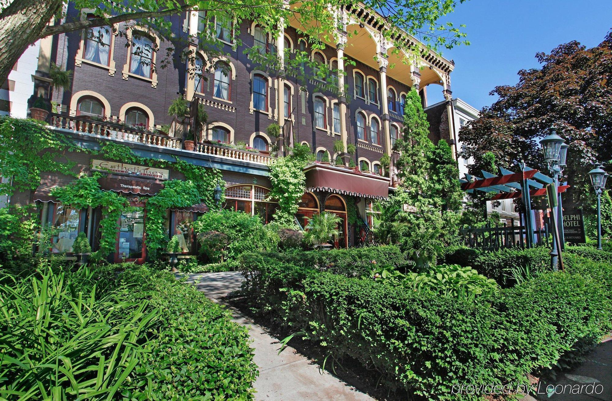 The Saratoga Hilton Hotel Saratoga Springs Exterior foto